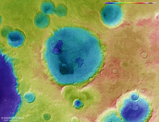 Neukum Krater farbkodiertes Höhenmodell