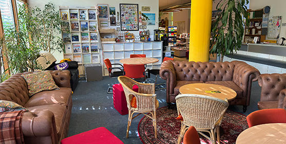 Entrance area and lending desk