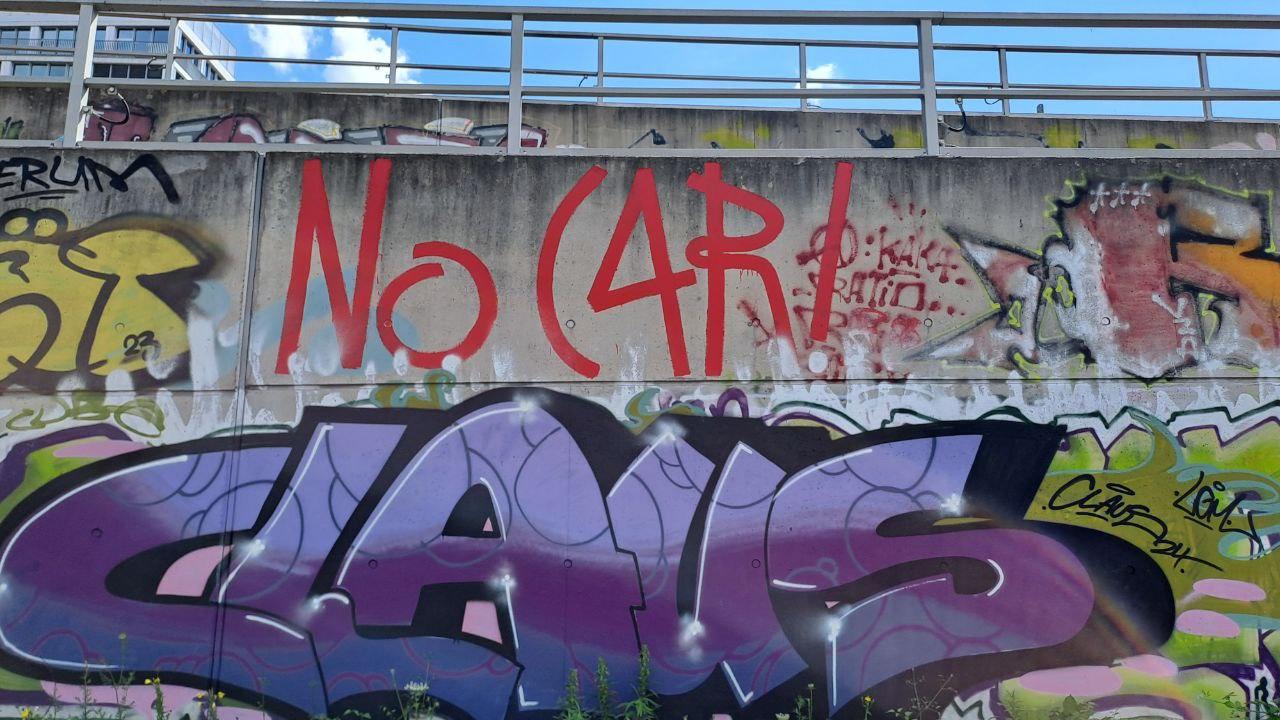 A100 grafitti. Source: Lea Dehning & Kern Mangan-Walker 2024.