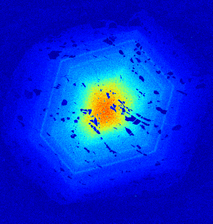 Osczillatory zonation of Mn in a garnet grain from the Tianshan high-pressure metamorphic belt in China.