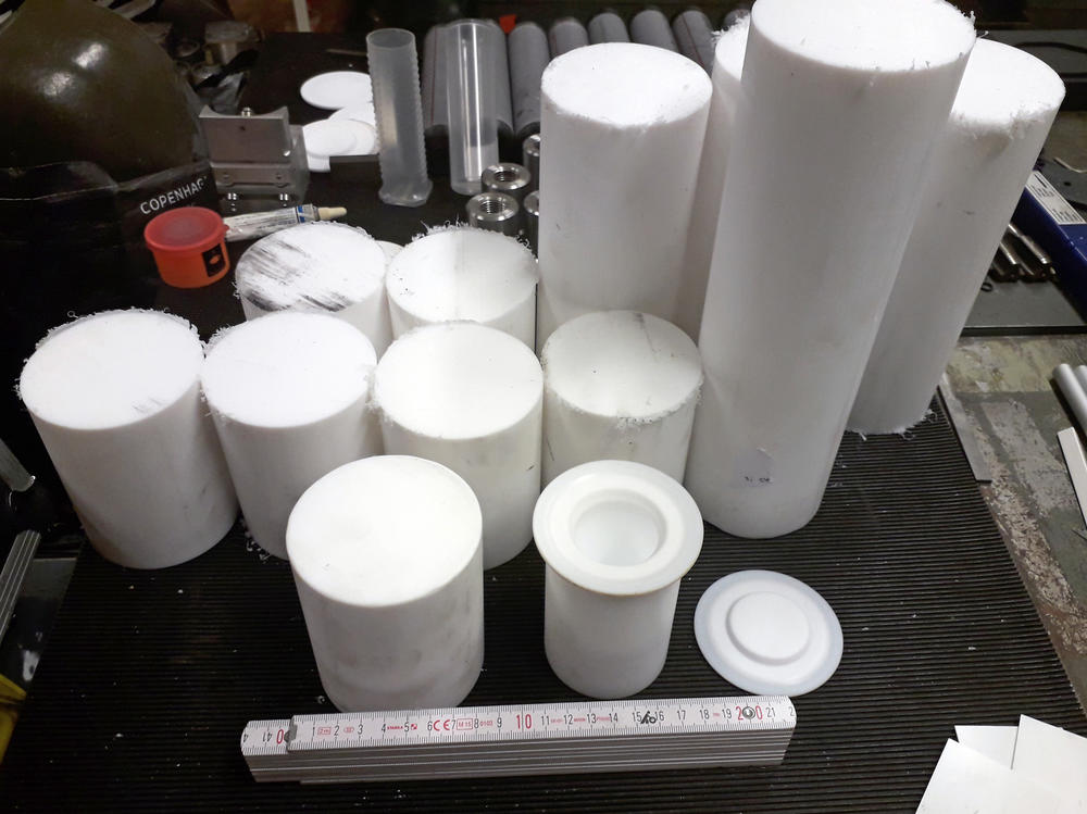New production and repair of sample cups made of Teflon for geochemistry