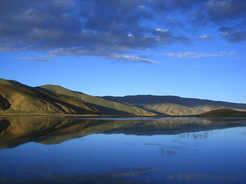 November: © Linda Taft - Wie alt sind die Seen auf dem Tibetplateau? Auf der Suche nach Hinweisen für paläoklimatische Bedingungen.