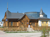 stary gorod vor neuzeitlicher Architektur