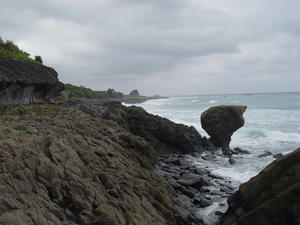The changes in sea level can leave evidences to coastal area, such as sea notches, marine terraces, Haulien, Taiwan