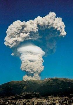 Dome collapse of Guagua Pinchincha Volcano (Ecuador) in October 1999