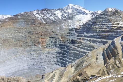 Open pit mine of Los Pelambres porphyry copper deposit, Chile. The mine contains resources of more than 420 million tons of ore with grades of 0,78% Cu and 0,035 % Mo