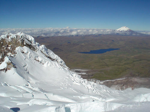 Appearance of a convergent plate boundary