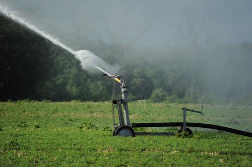 Field irrigation (travelling big gun)