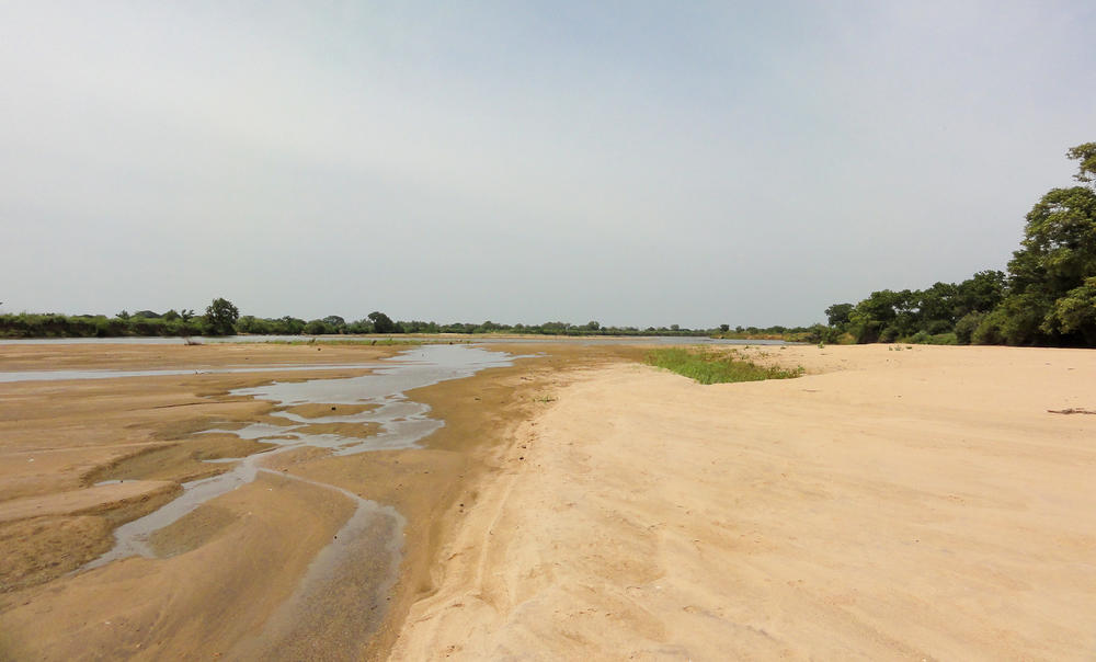  Sand deposits at the Mahaweli Ganga River