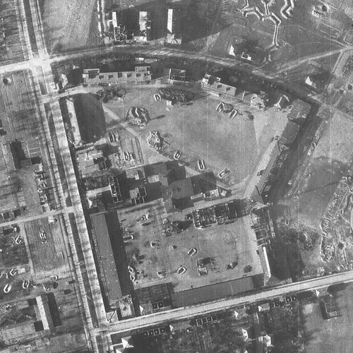 Luftbildaufnahme Kasernengelände kurz vor dem Kriegsende (1945)