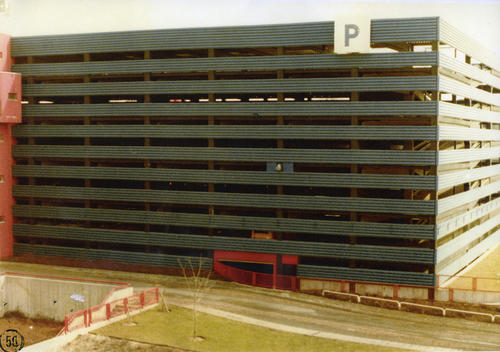 Das Parkhaus der Pädagogischen Hochschule (ursprünglich mit 9 Etagen)(1979)