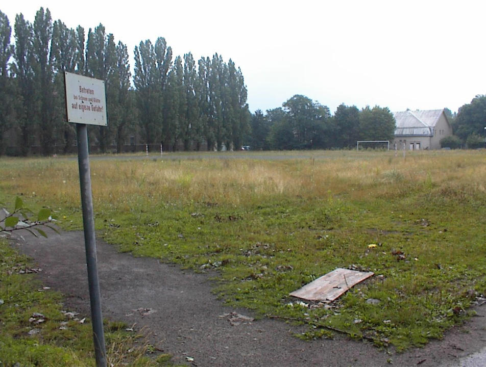 Blick auf den ehemaligen Sportplatz 2001