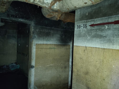 Aktueller Zustand eines historischen Bunkers in Berlin