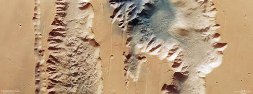 Ius und Tithonium Chasma Farbaufsicht